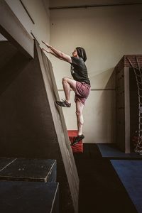 Adam Waring - Aussie Ninja - Wall climb